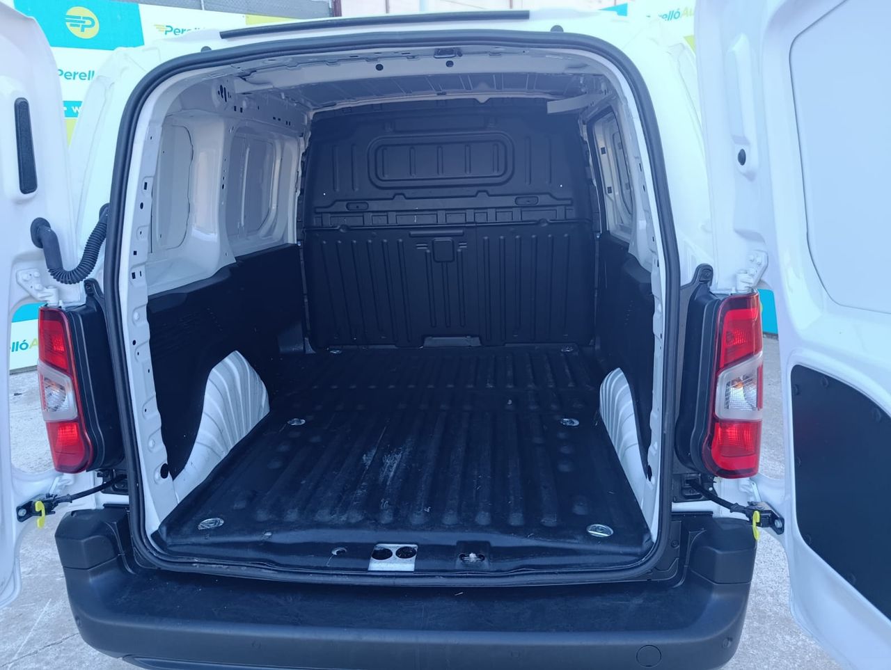 Opel Combo 1.5 Diesel 75 kW - Foto 6