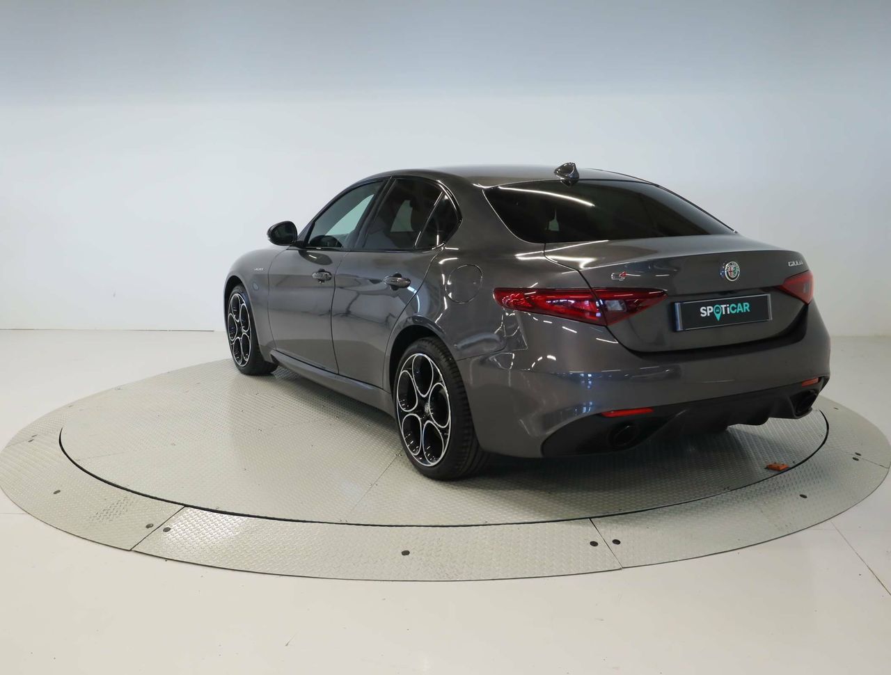 alfa romeo giulia 2022 / foto grande (3)