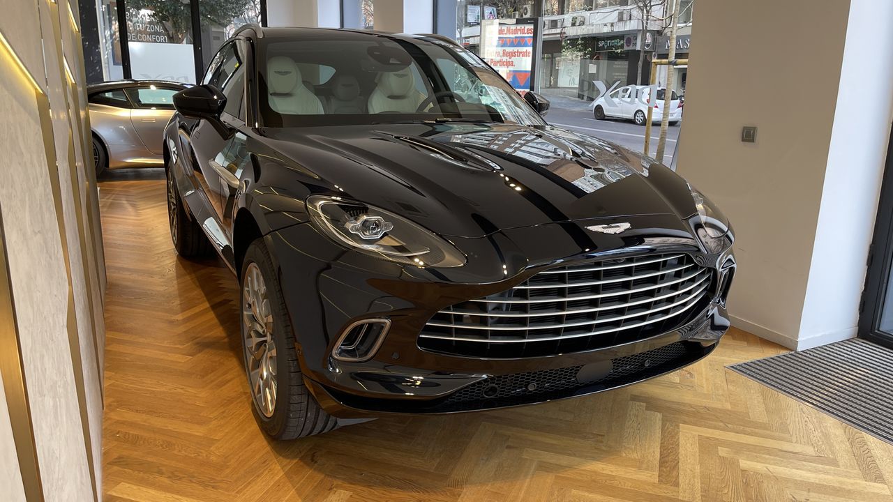 foto de aston martin en Madrid de segunda mano