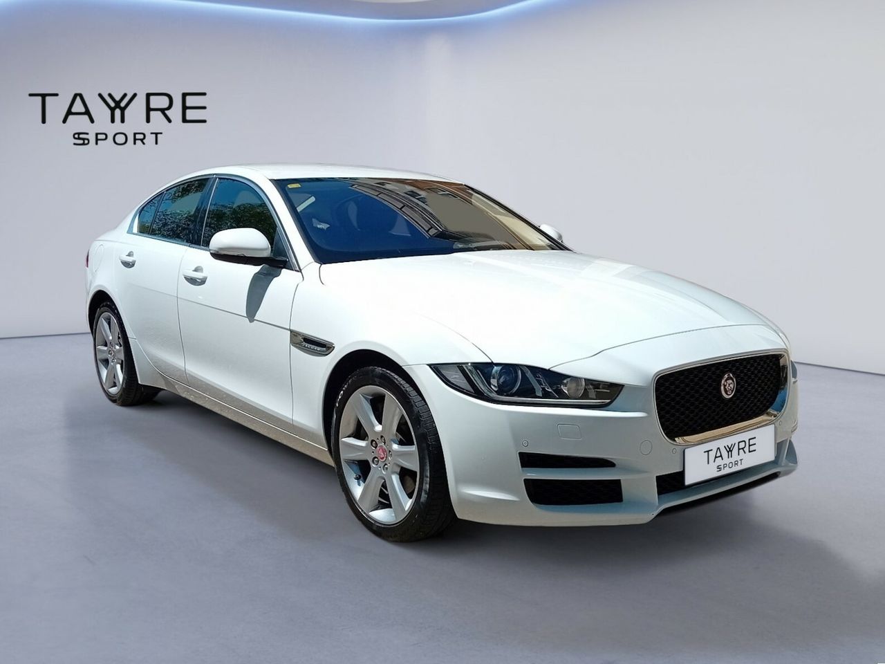 Foto jaguar xe 2017 /