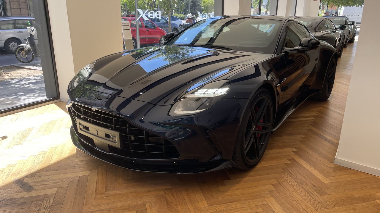 aston martin vantage 2025 /
