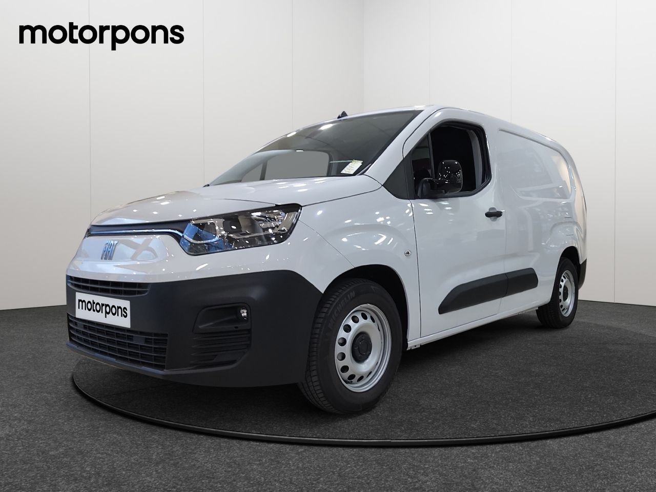 Neumaticos gomas de ocasion  de segunda mano - fiat doblo 2023 /