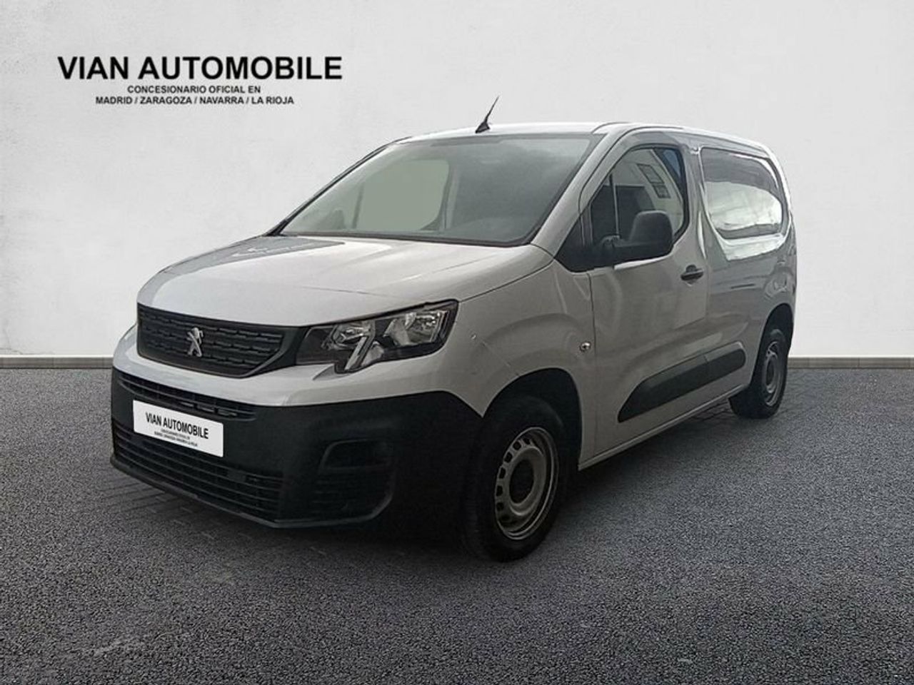 Fiat panda llantas de acero 15 pulgadas  de segunda mano - peugeot partner 2023 /