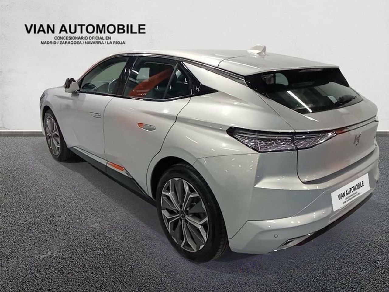 ds automobiles ds 4 2023 / foto grande (2)