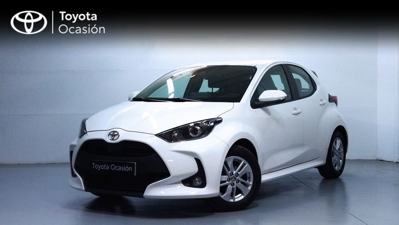 Toyota Yaris ocasión segunda mano 2022 Gasolina por 17.900€ en Málaga