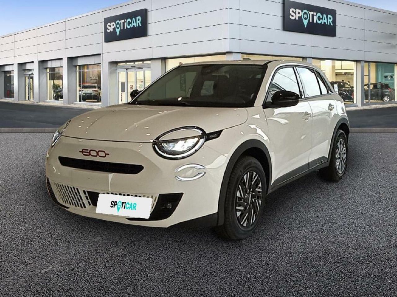 3 plazas individuales aparcamiento  de segunda mano - fiat 600 2024 /