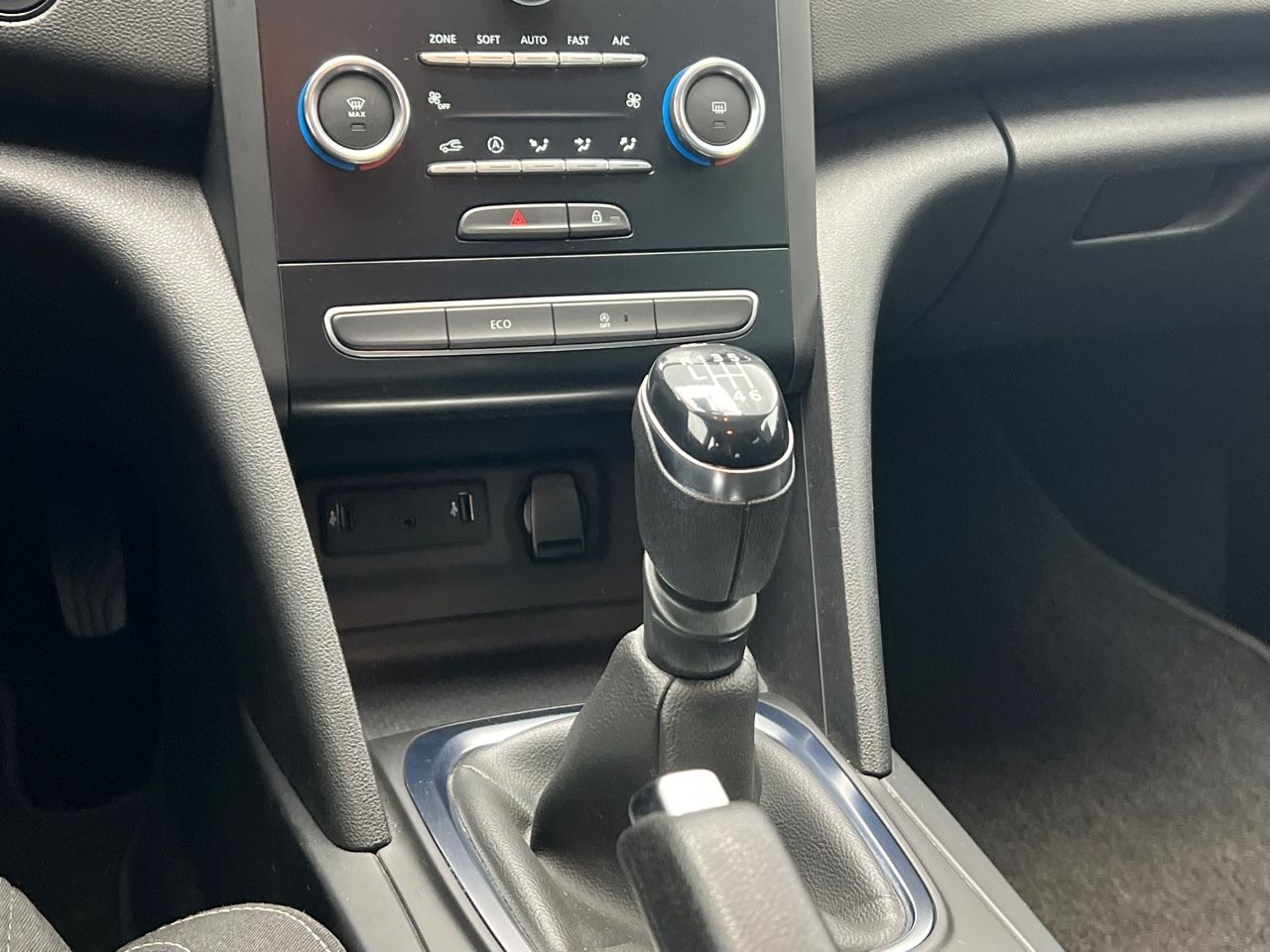 Renault Megane 1.3 TCE LIMITED 115CV 5P - foto 19