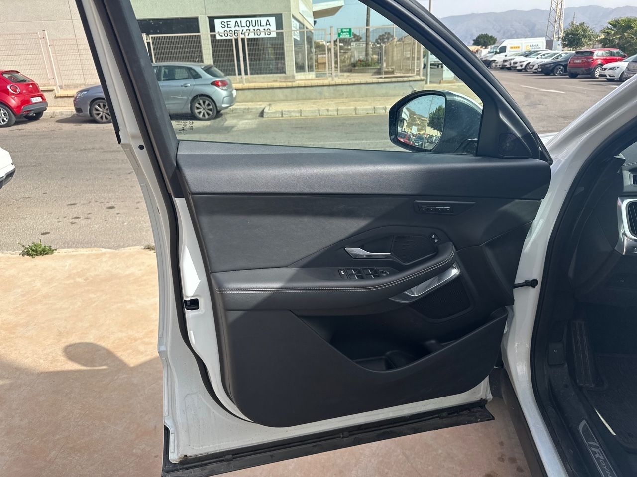 Jaguar E-Pace 2.0D R-DYNAMIC S AUTO 4WD 163CV 5P - foto 18