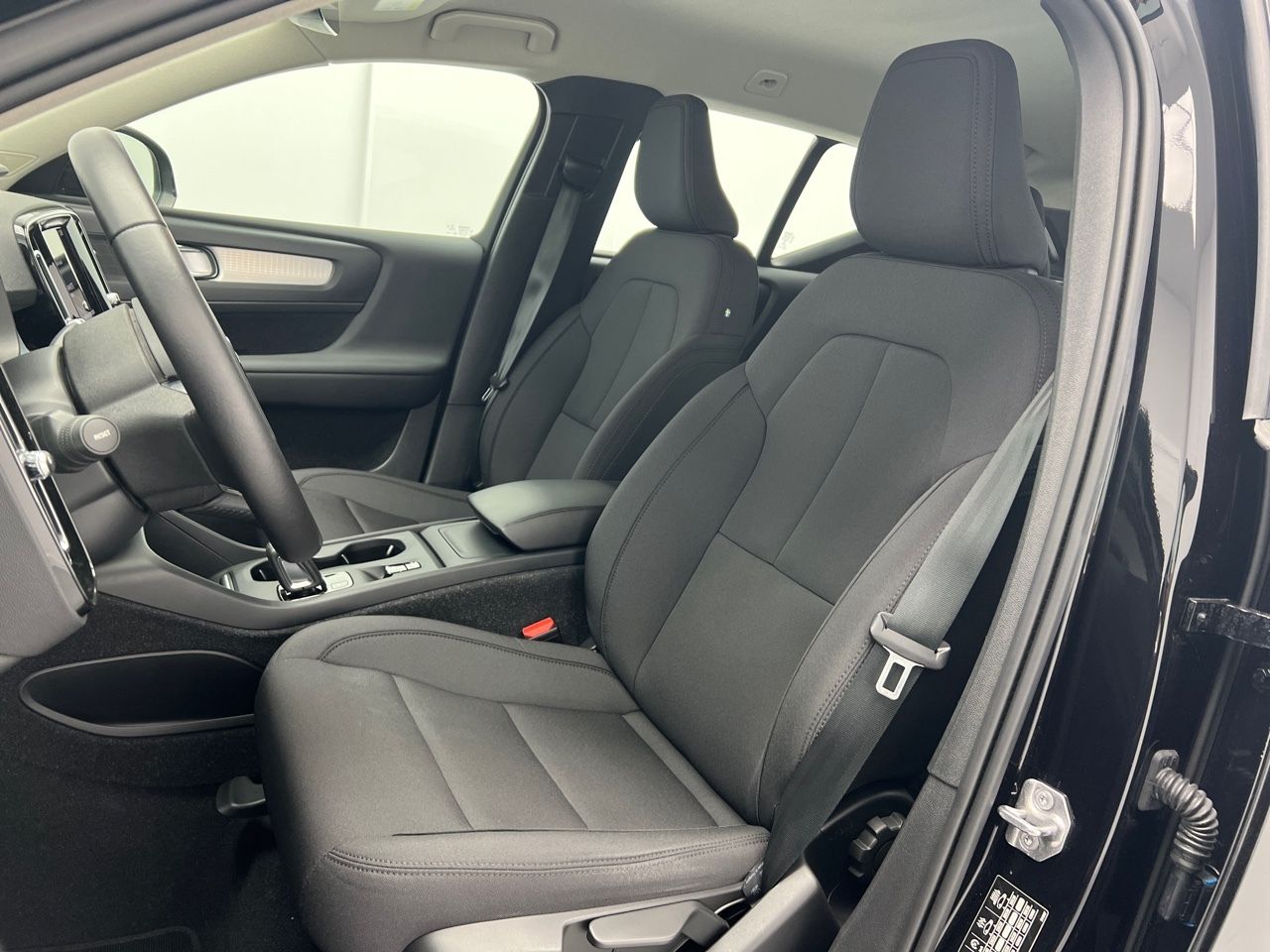 Volvo XC40 1.5 T2 MOMENTUM PRO AUTO 129CV 5P - foto 23