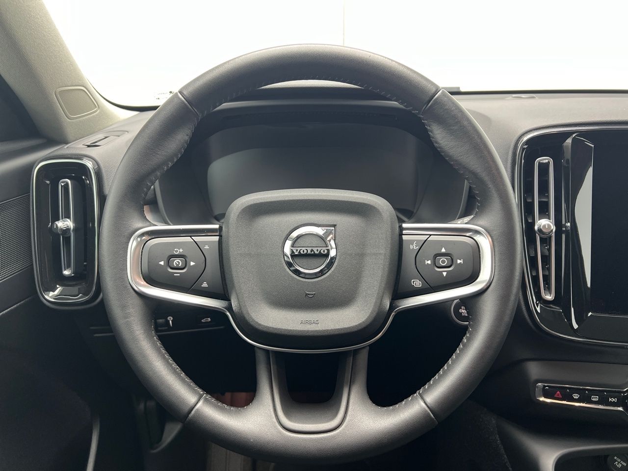 Volvo XC40 1.5 T2 MOMENTUM PRO AUTO 129CV 5P - foto 14