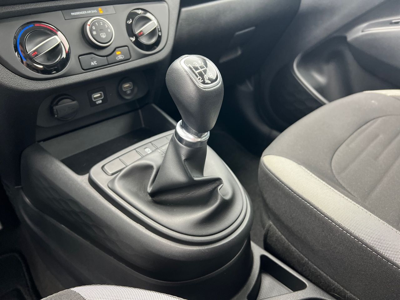 Hyundai i10 1.0 KLASS 67CV 5P - foto 18