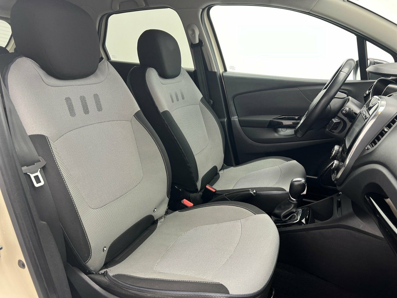 Renault Captur 1.2 TCE ENERGY ZEN EDC 120CV 5P - foto 21