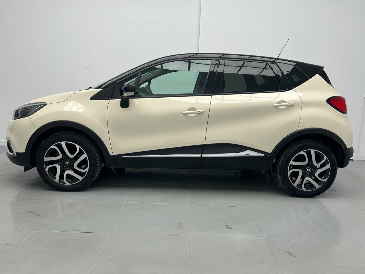 Renault Captur 1.2 TCE ENERGY ZEN EDC 120CV 5P - foto 4