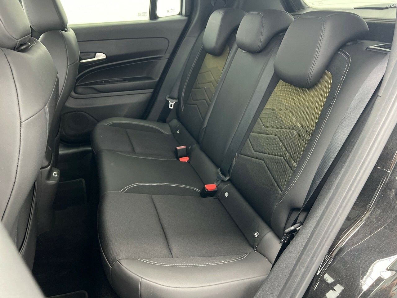 Jeep Avenger BEV SUMMIT 156CV 5P - foto 24