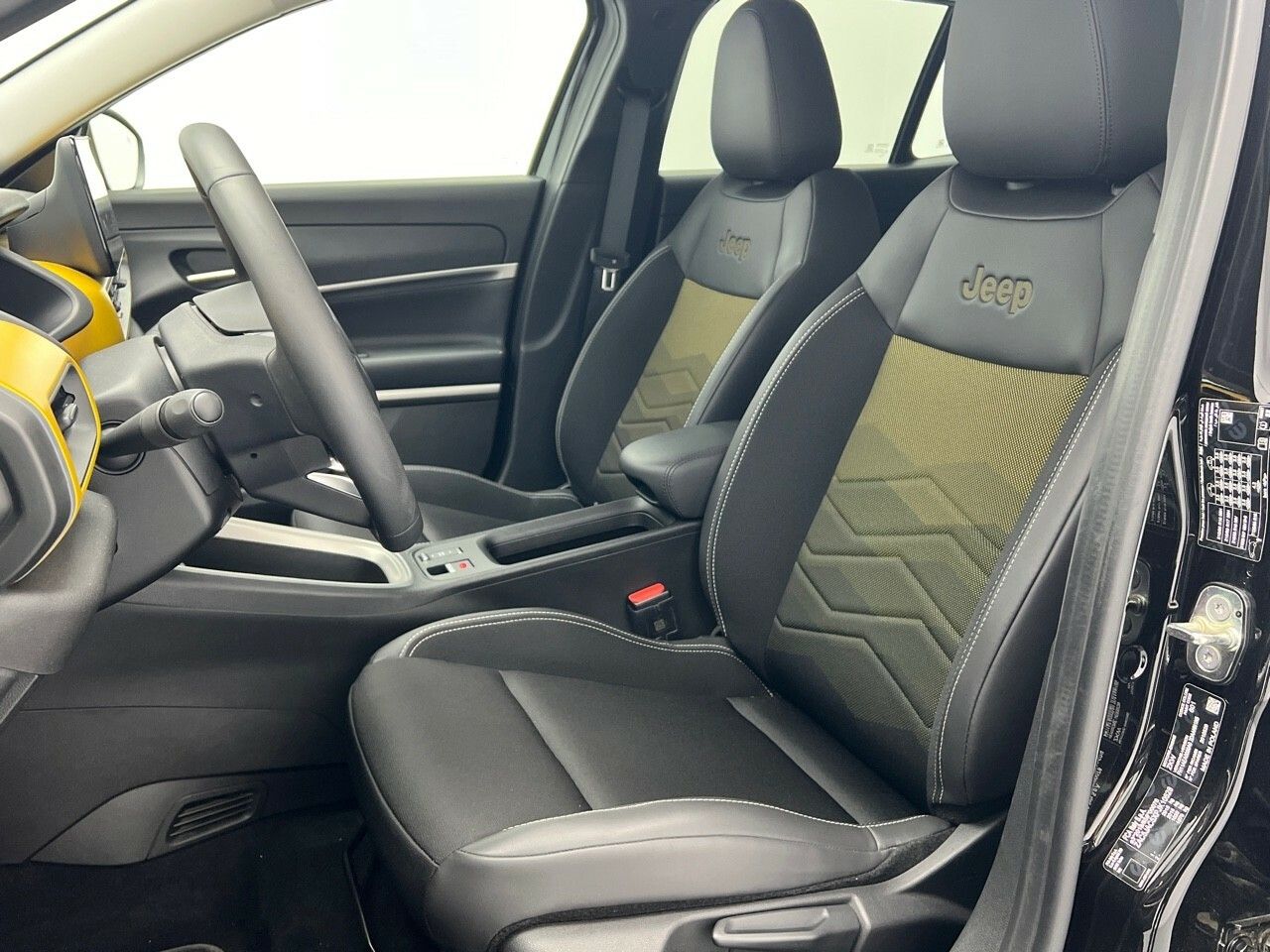 Jeep Avenger BEV SUMMIT 156CV 5P - foto 23