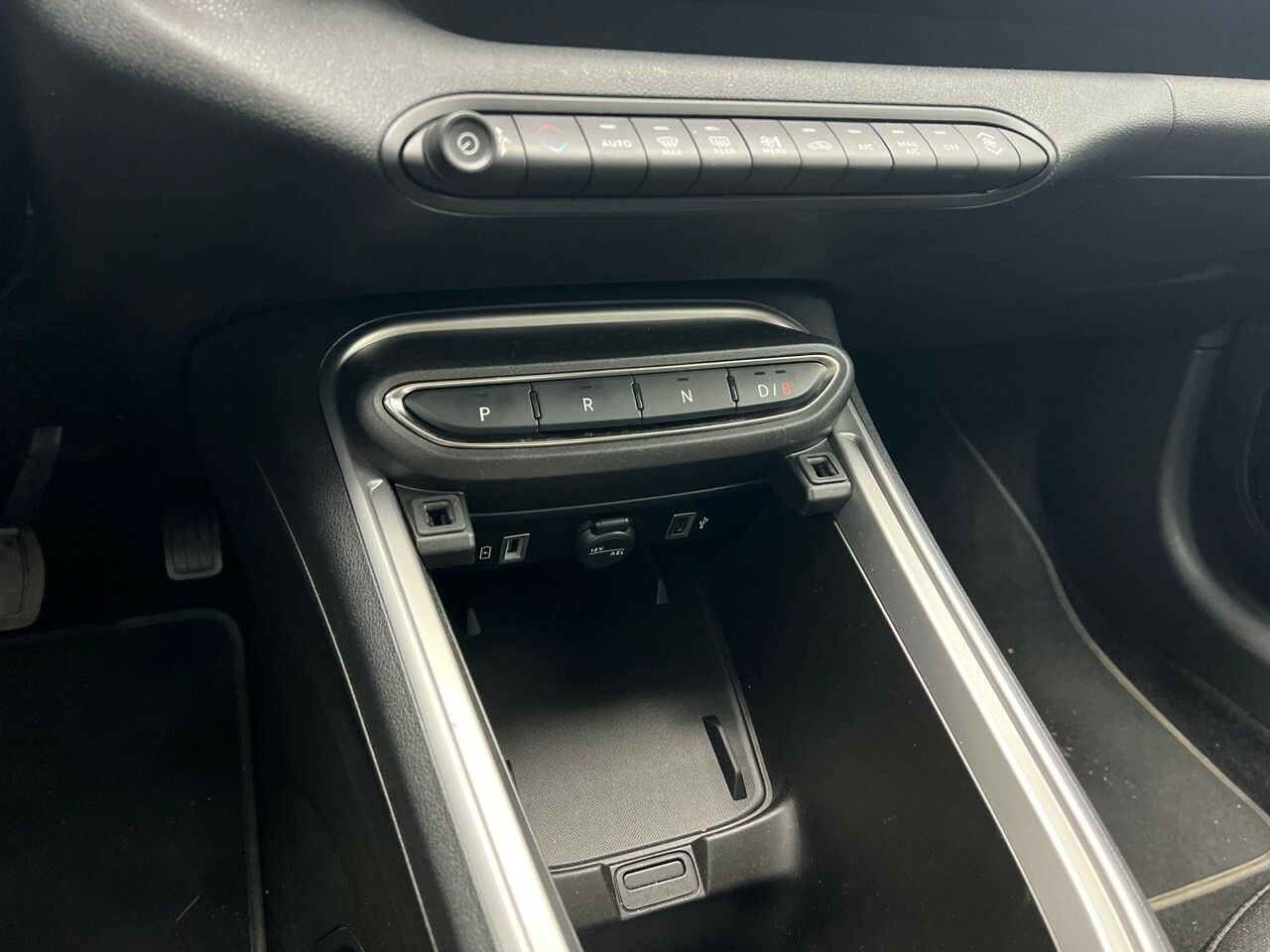 Jeep Avenger BEV SUMMIT 156CV 5P - foto 20