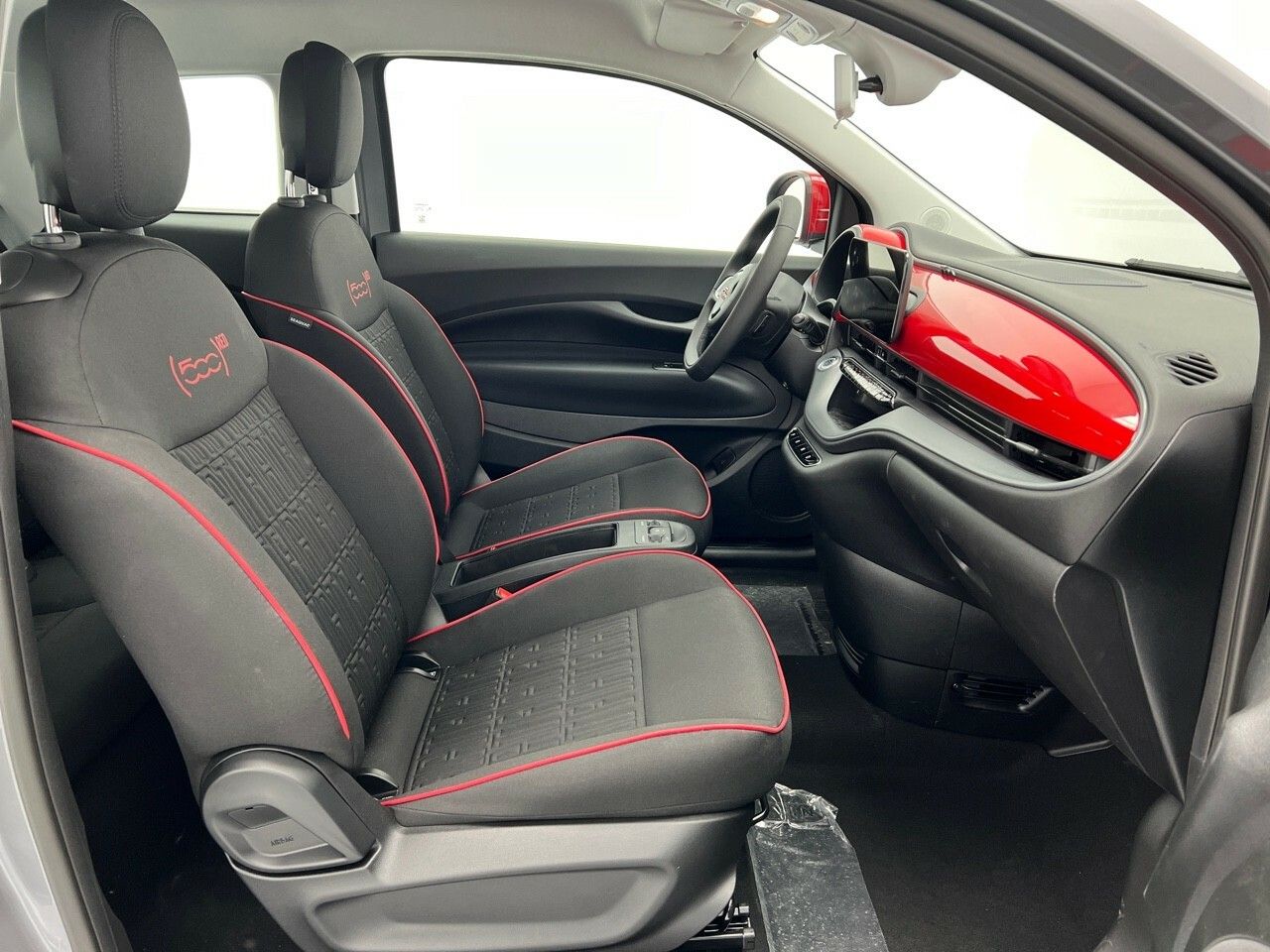 Fiat 500 BEV 42KWH RED 118CV 3P - foto 23
