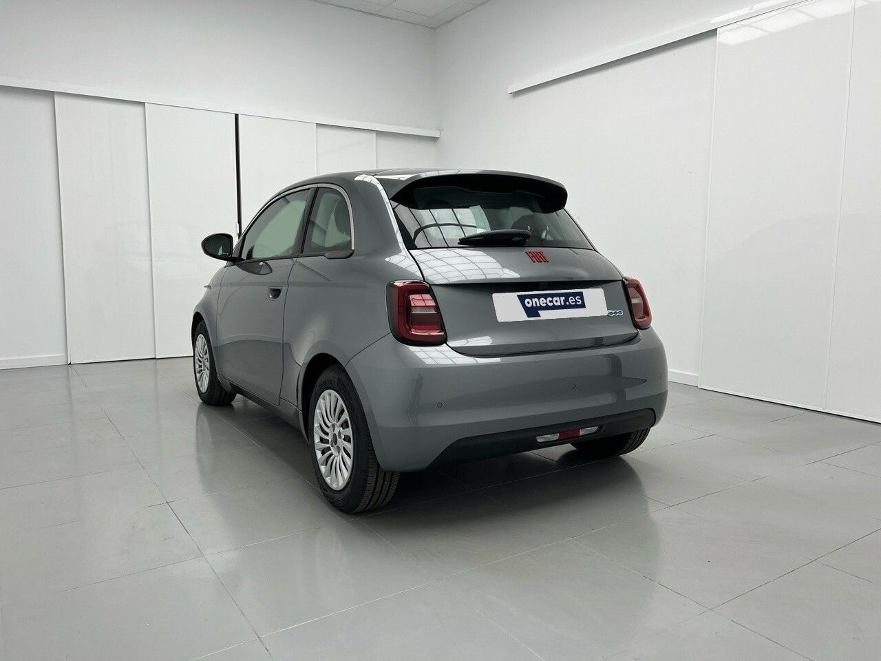 Fiat 500 BEV 42KWH RED 118CV 3P - foto 8