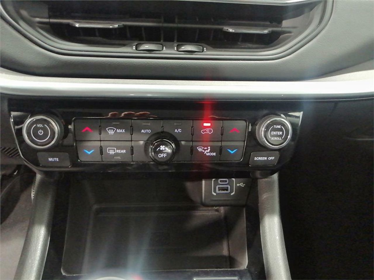 Jeep Compass 1.3 Gse T4 96kW (130CV) Limited MT FWD - foto 13