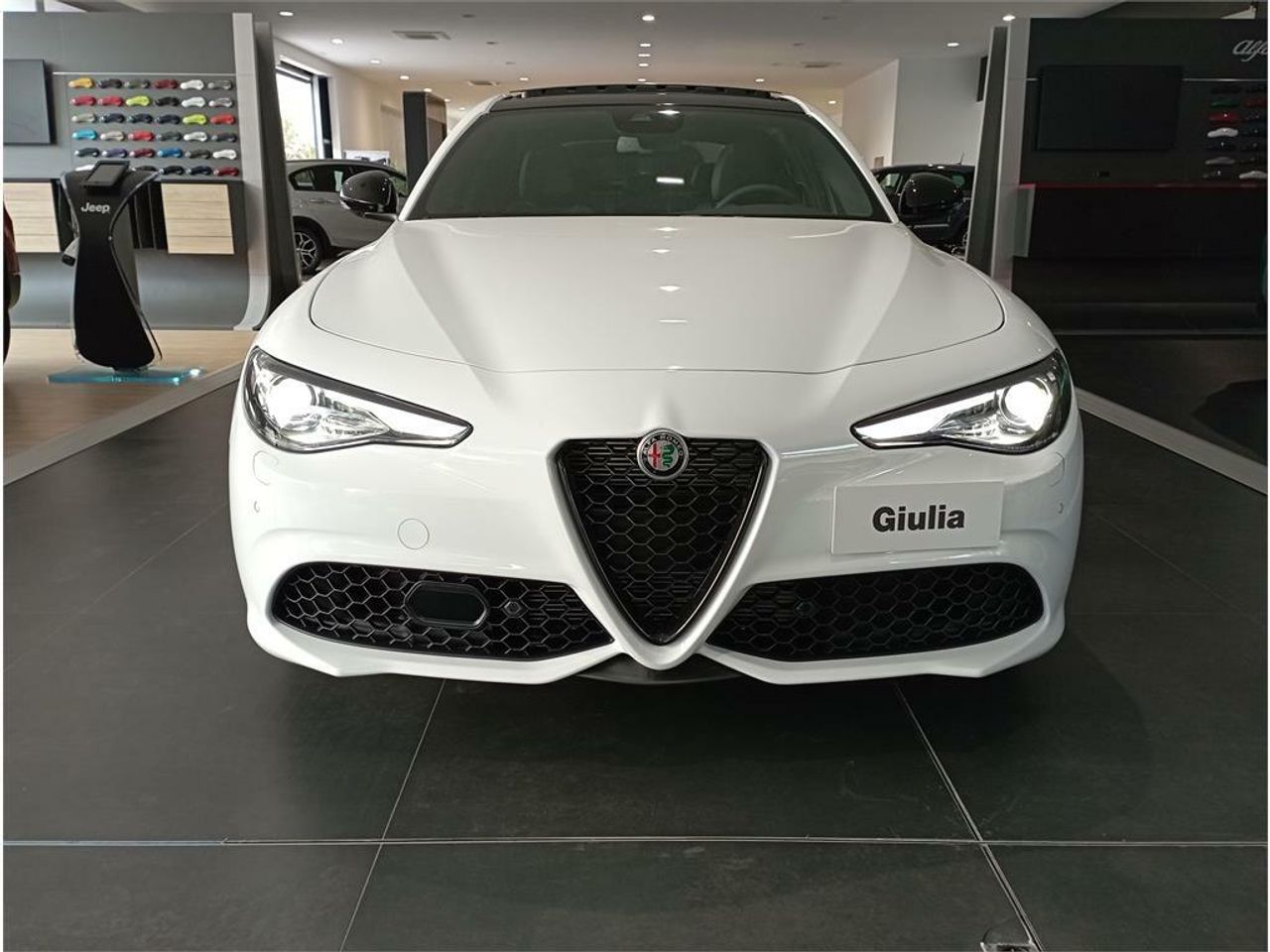 alfa romeo giulia 2023 / foto grande (3)