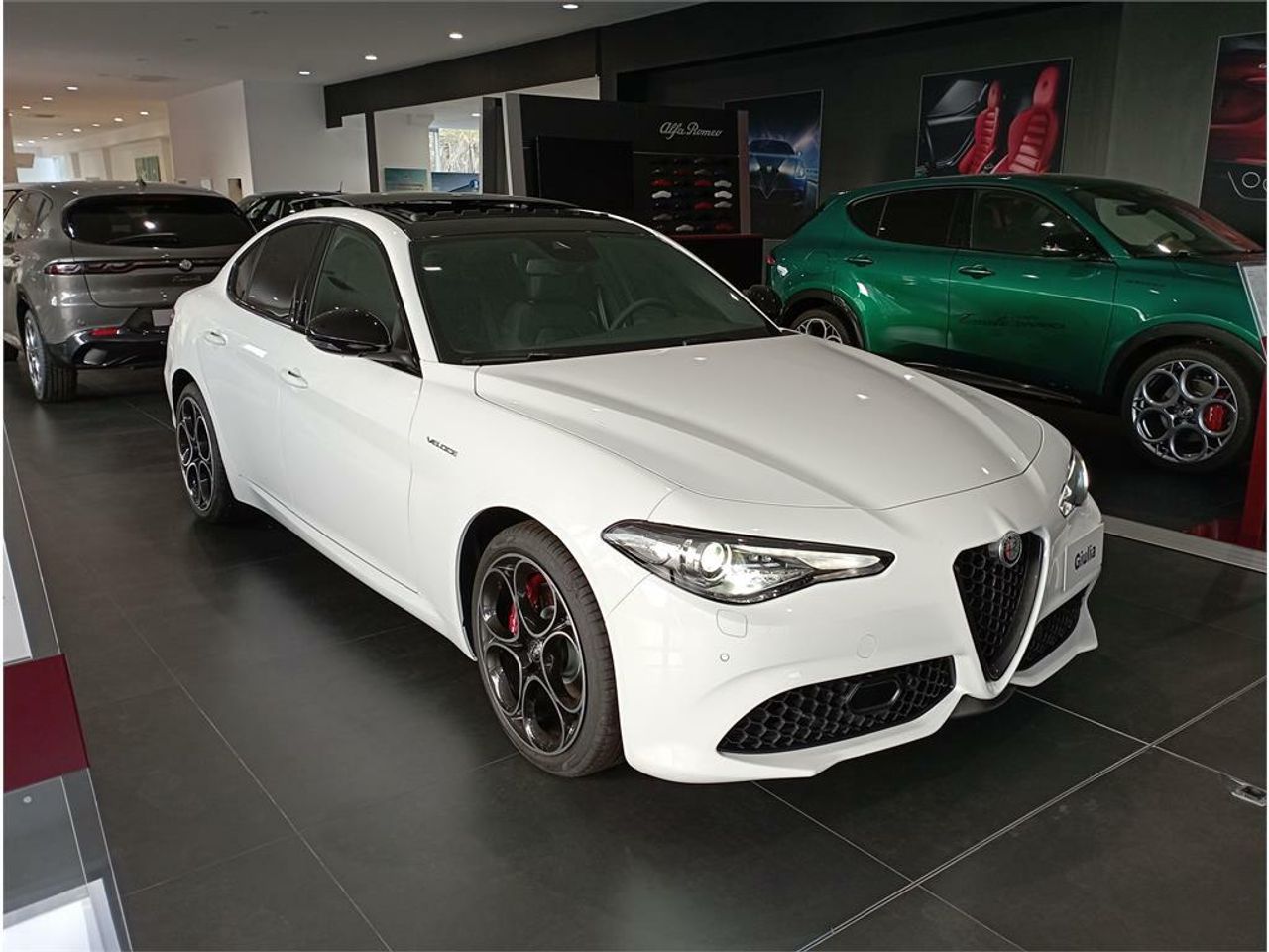 alfa romeo giulia 2023 / foto grande (2)