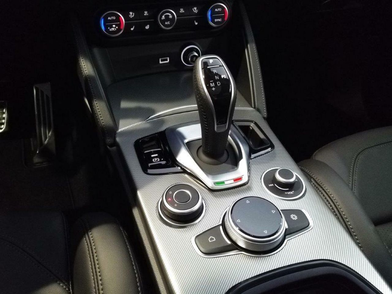 Alfa Romeo Stelvio 2.2 Diésel 154kW (210CV) Veloce Q4 - foto 20