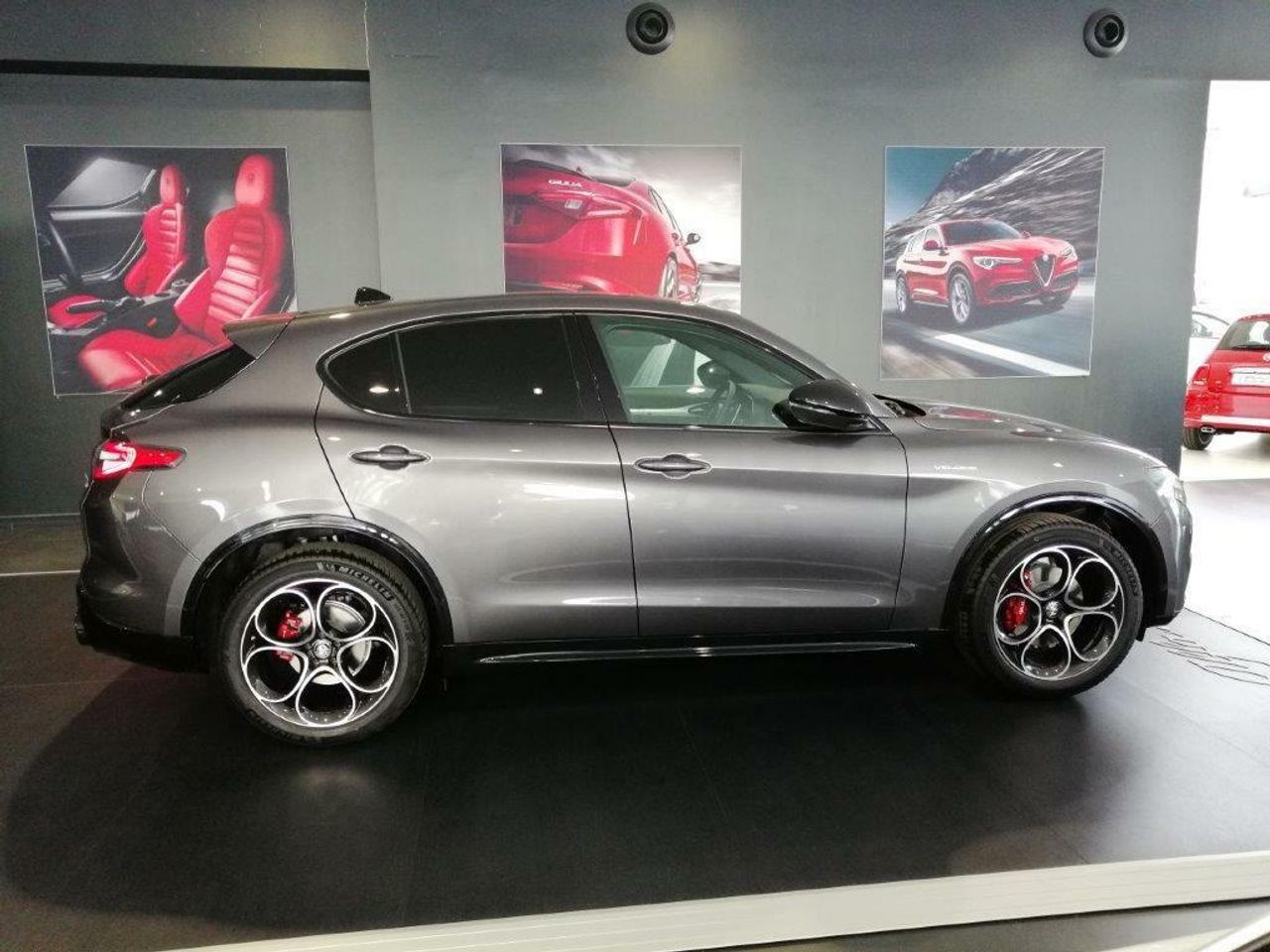 alfa romeo stelvio 2023 / foto grande (3)