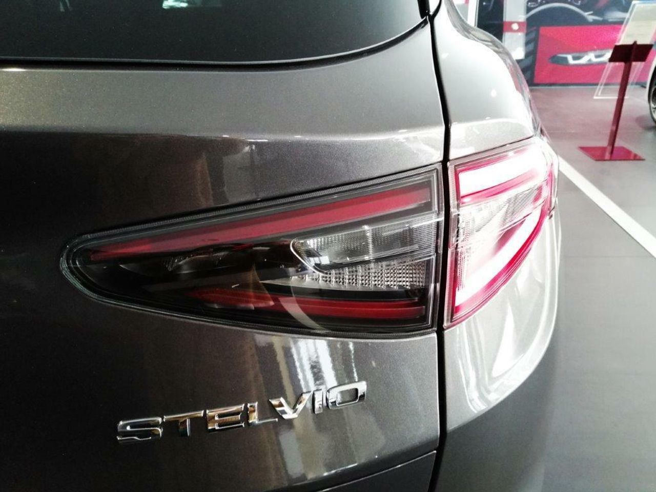 Alfa Romeo Stelvio 2.2 Diésel 154kW (210CV) Veloce Q4 - foto 36