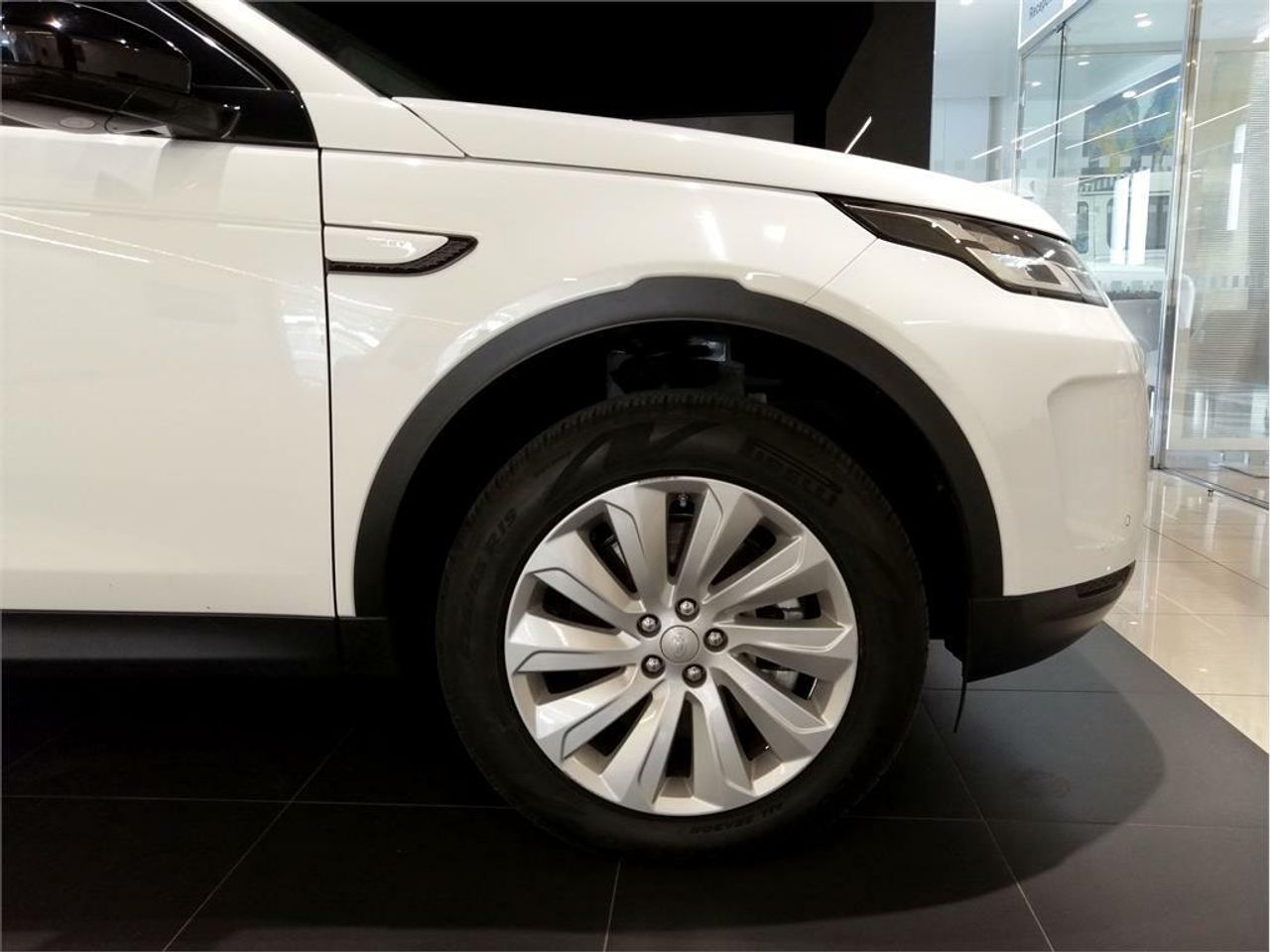 Land-Rover Discovery Sport 2.0D I4-L.Flw 150 PS AWD MHEV Aut - foto 11