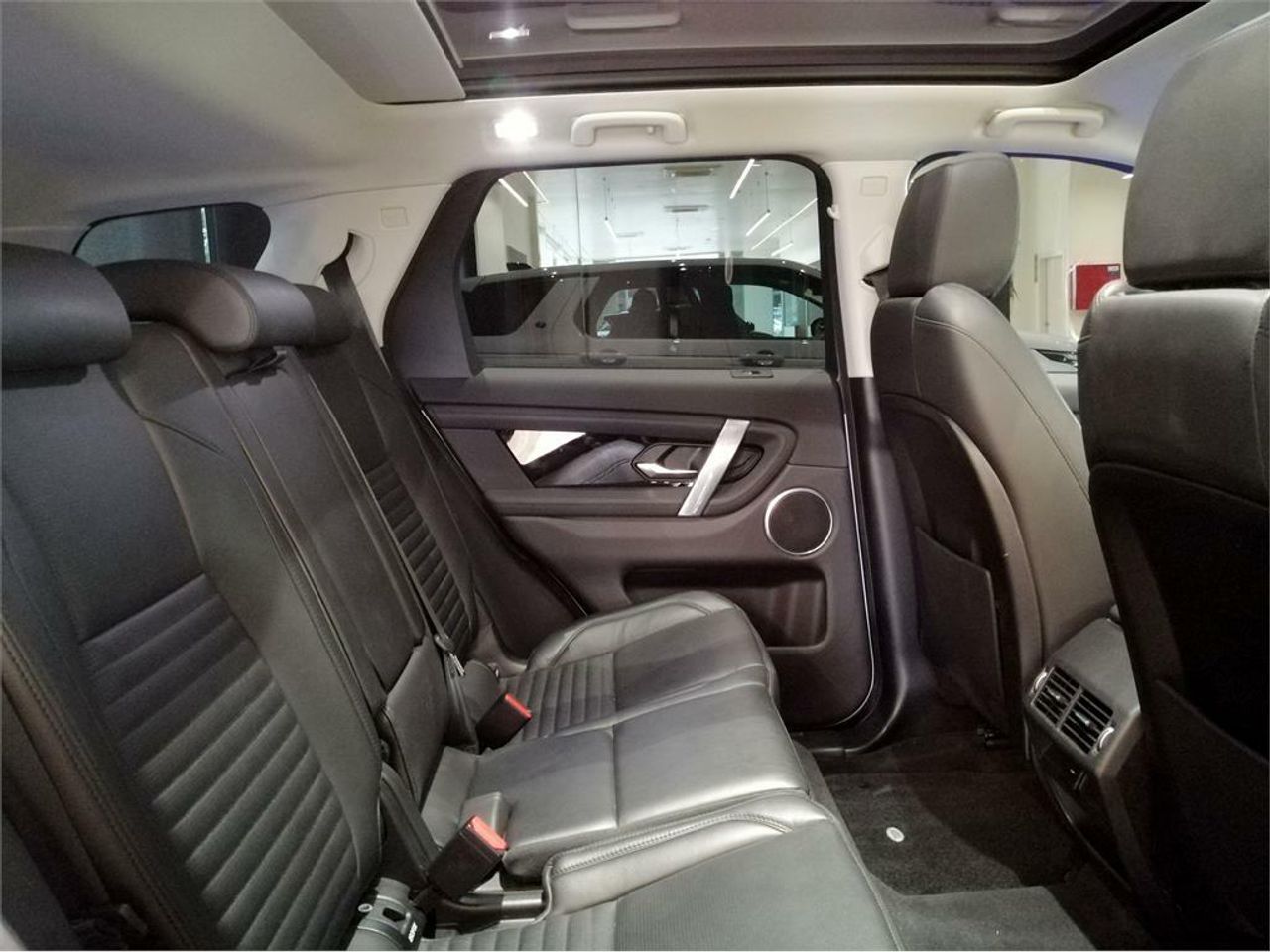 Land-Rover Discovery Sport 2.0D I4-L.Flw 150 PS AWD MHEV Aut - foto 7