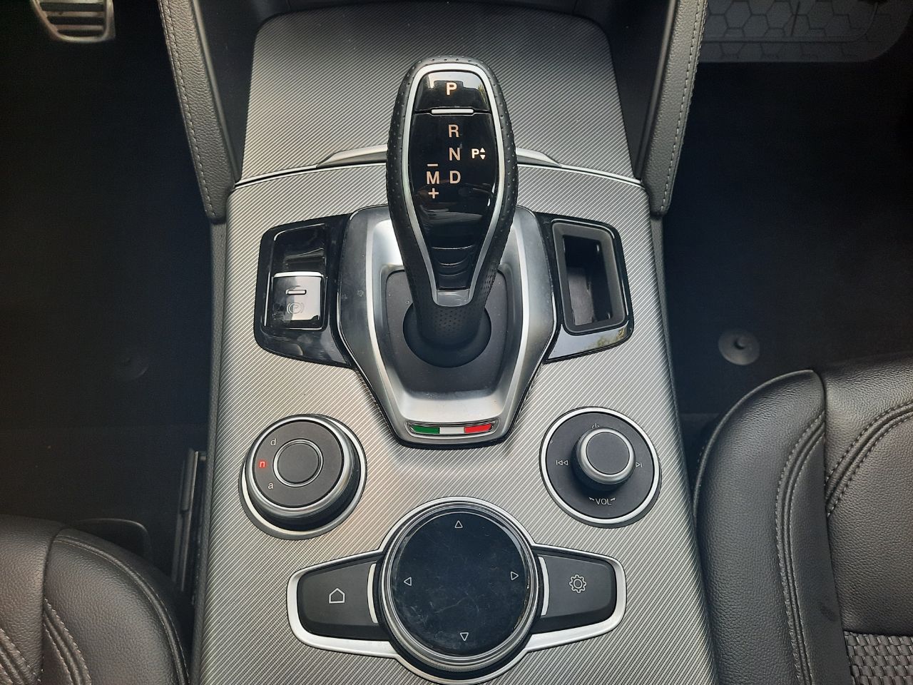 Alfa Romeo Stelvio 2.2 Diésel 140kW (190CV)  Q4 Sprint - foto 18