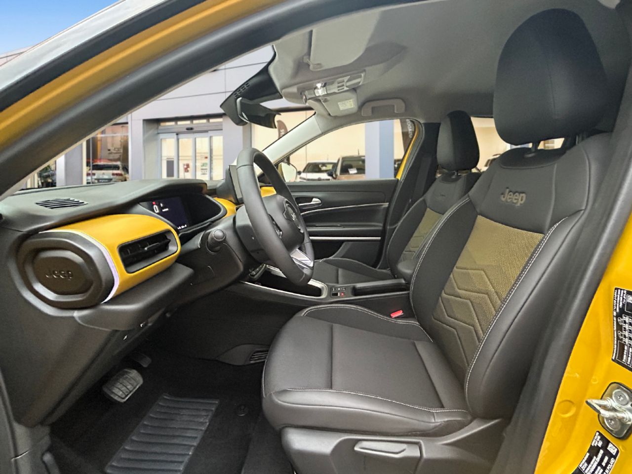 Jeep Avenger BEV 115kW (156CV) Summit - foto 9