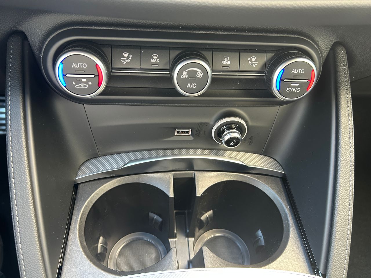 Alfa Romeo Stelvio 2.2 Diesel 118kW (160CV)  RWD Sprint - foto 28