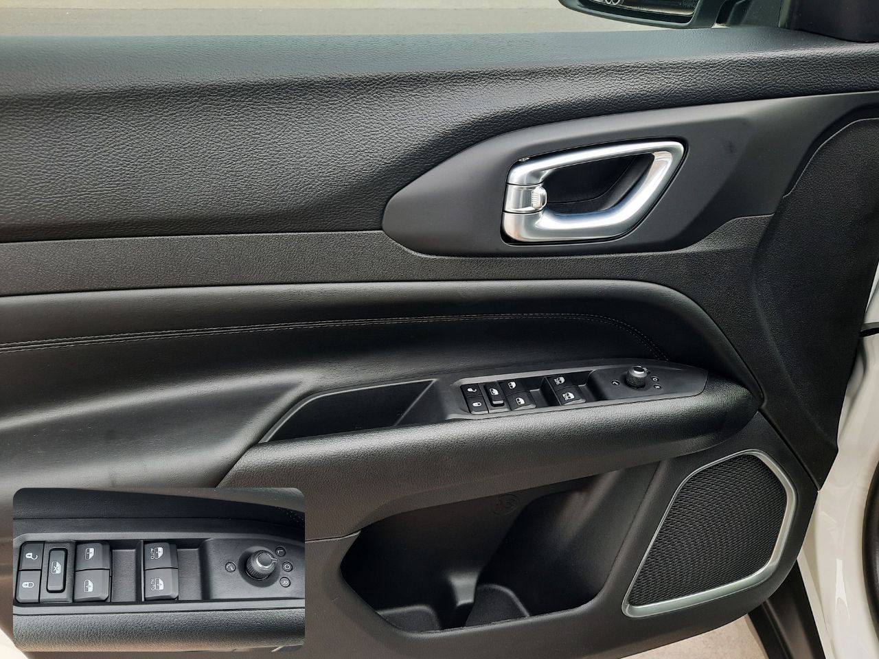 Jeep Compass 4Xe 1.3 PHEV 140kW(190CV)  AT AWD Limited - foto 16