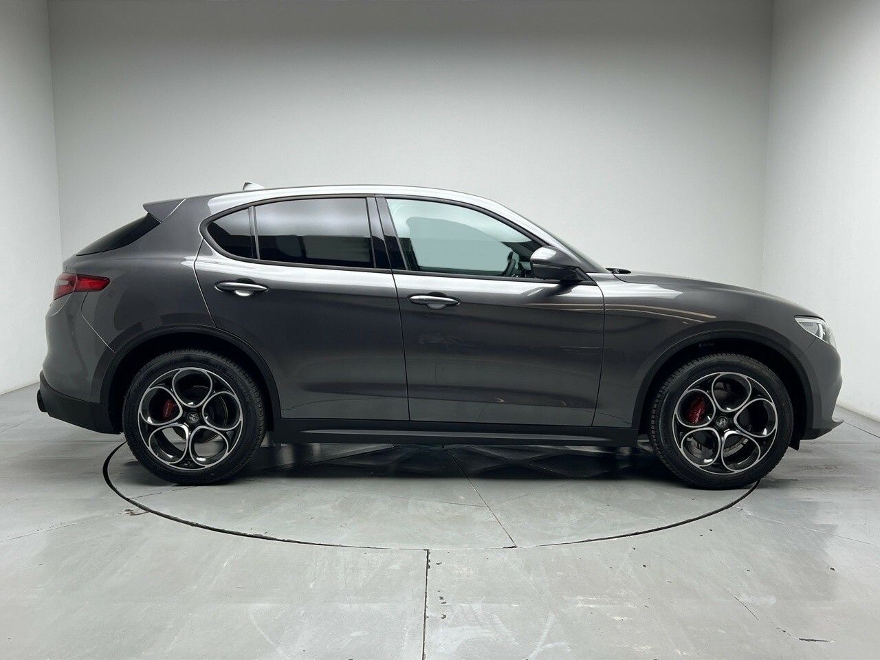 alfa romeo stelvio 2023 / foto grande (3)