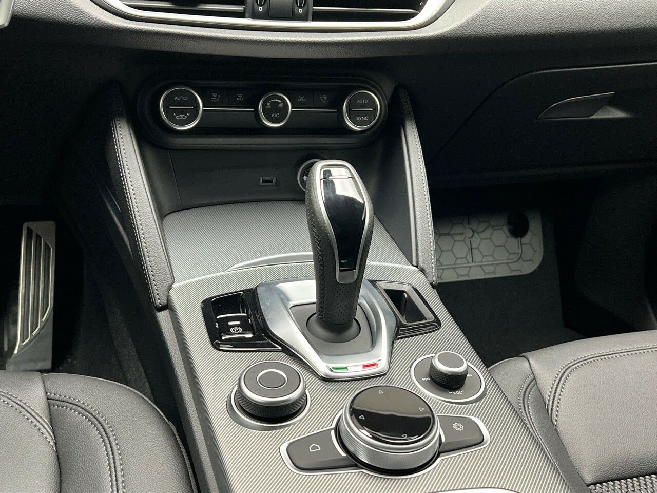 Alfa Romeo Stelvio 2.2 JTDM SPRINT AT8 Q4 190CV 5P - foto 18