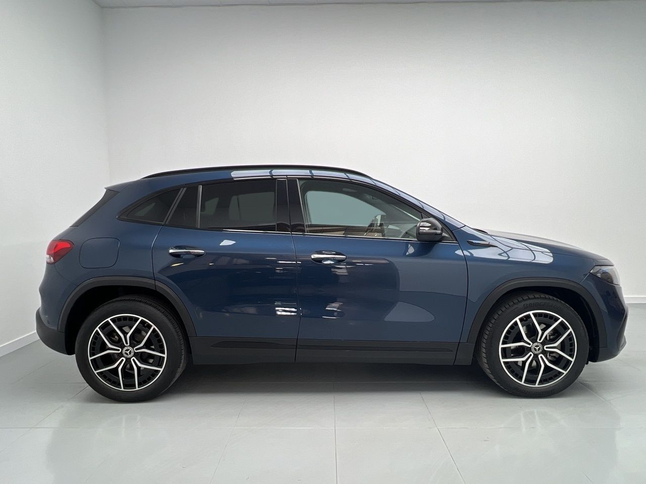 mercedes eqa 2021 / foto grande (3)