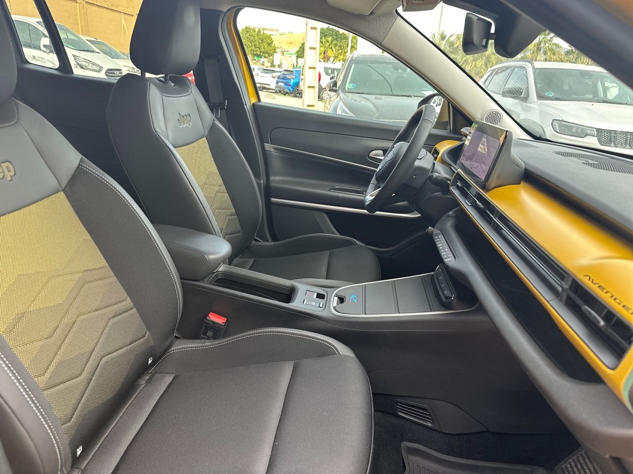 Jeep Avenger BEV SUMMIT 156CV 5P - foto 21