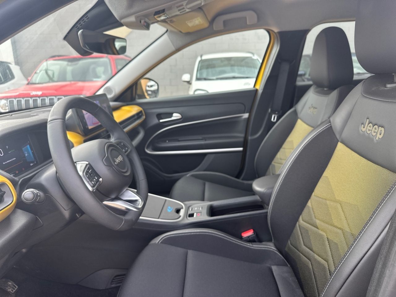 Jeep Avenger BEV SUMMIT 156CV 5P - foto 23