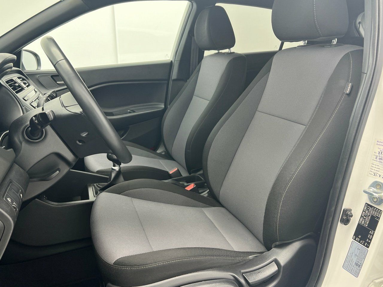 Hyundai i20 1.2 MPI FRESH 84CV 5P - foto 21