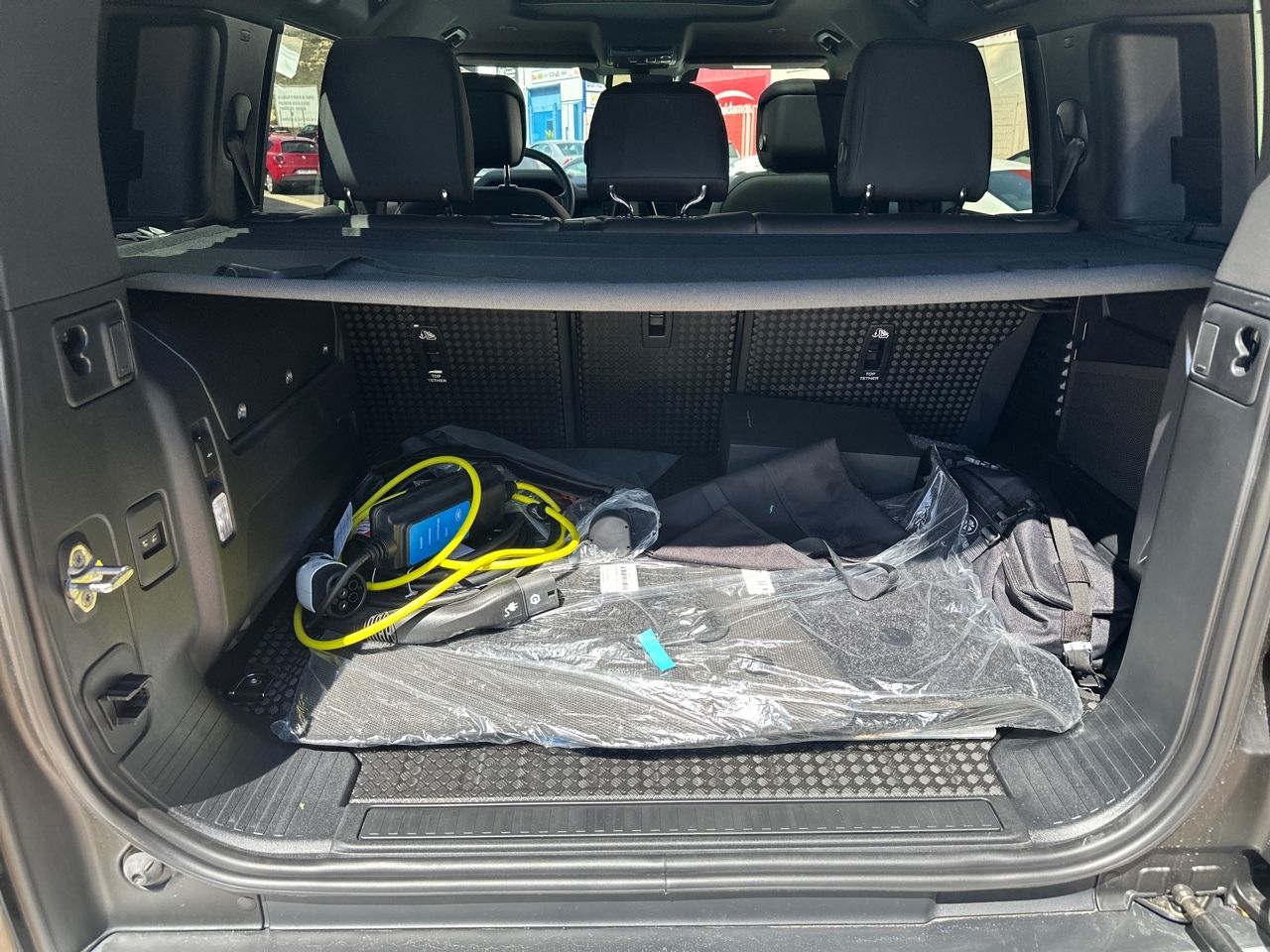 Land-Rover Defender PHEV 2.0 75TH LIMITED ED 110 AUTO 4WD 40 - foto 23