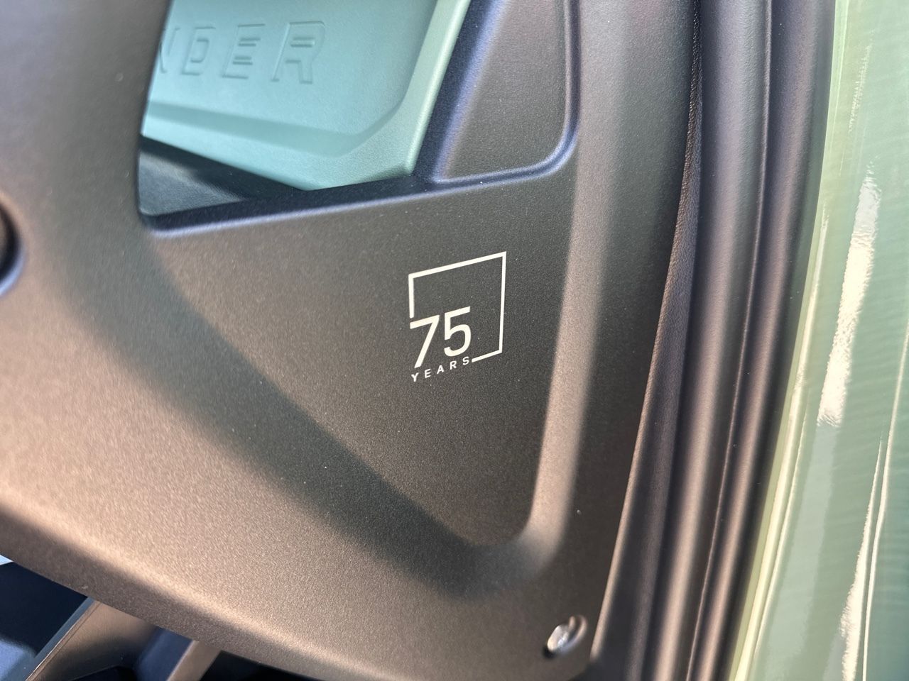 Land-Rover Defender PHEV 2.0 75TH LIMITED ED 110 AUTO 4WD 40 - foto 27