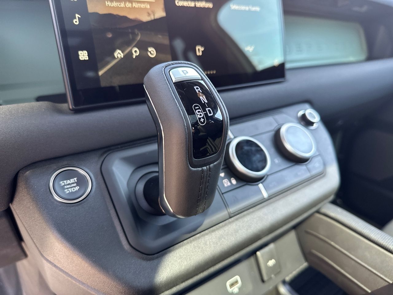 Land-Rover Defender PHEV 2.0 75TH LIMITED ED 110 AUTO 4WD 40 - foto 17