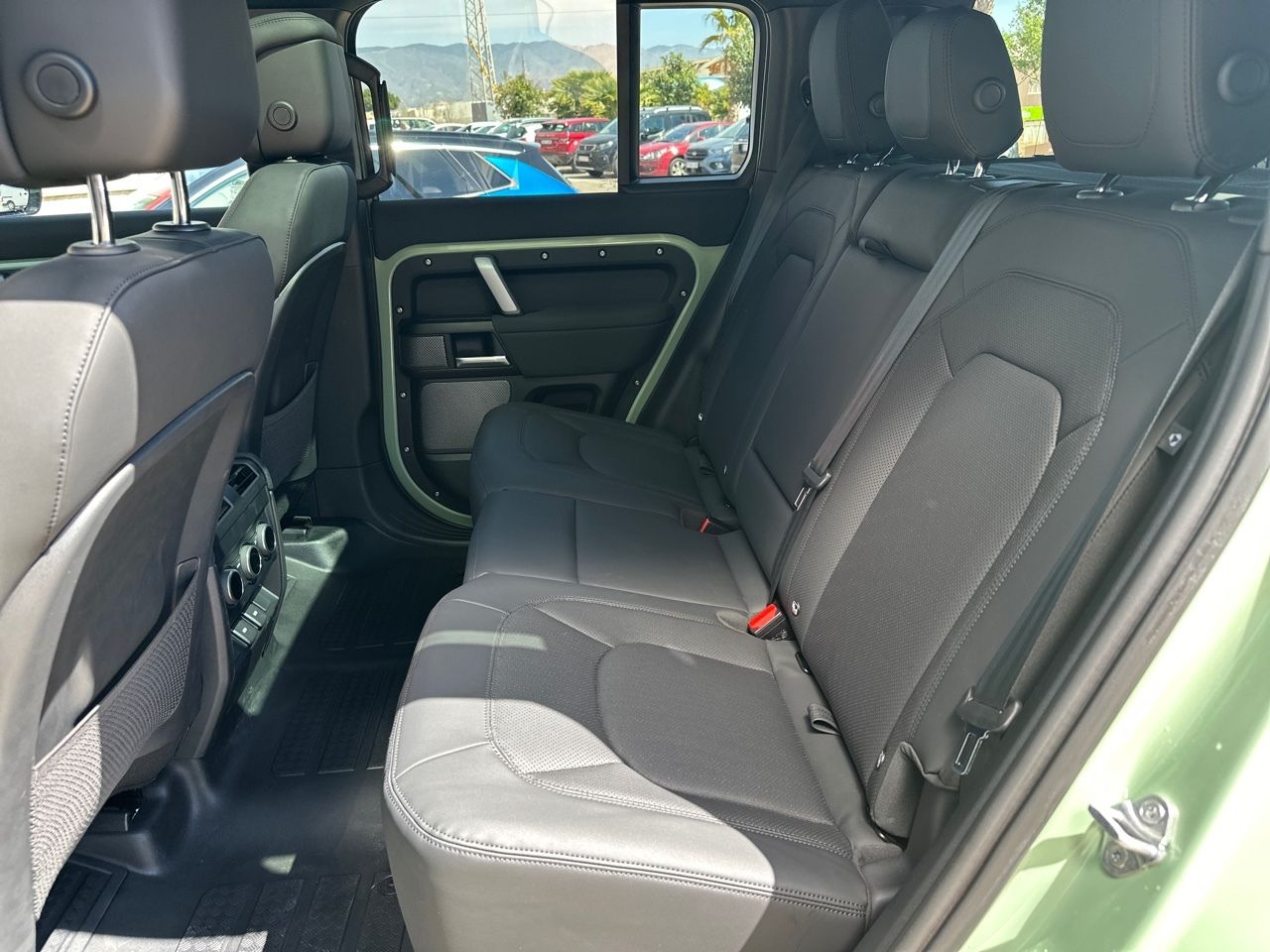 Land-Rover Defender PHEV 2.0 75TH LIMITED ED 110 AUTO 4WD 40 - foto 22