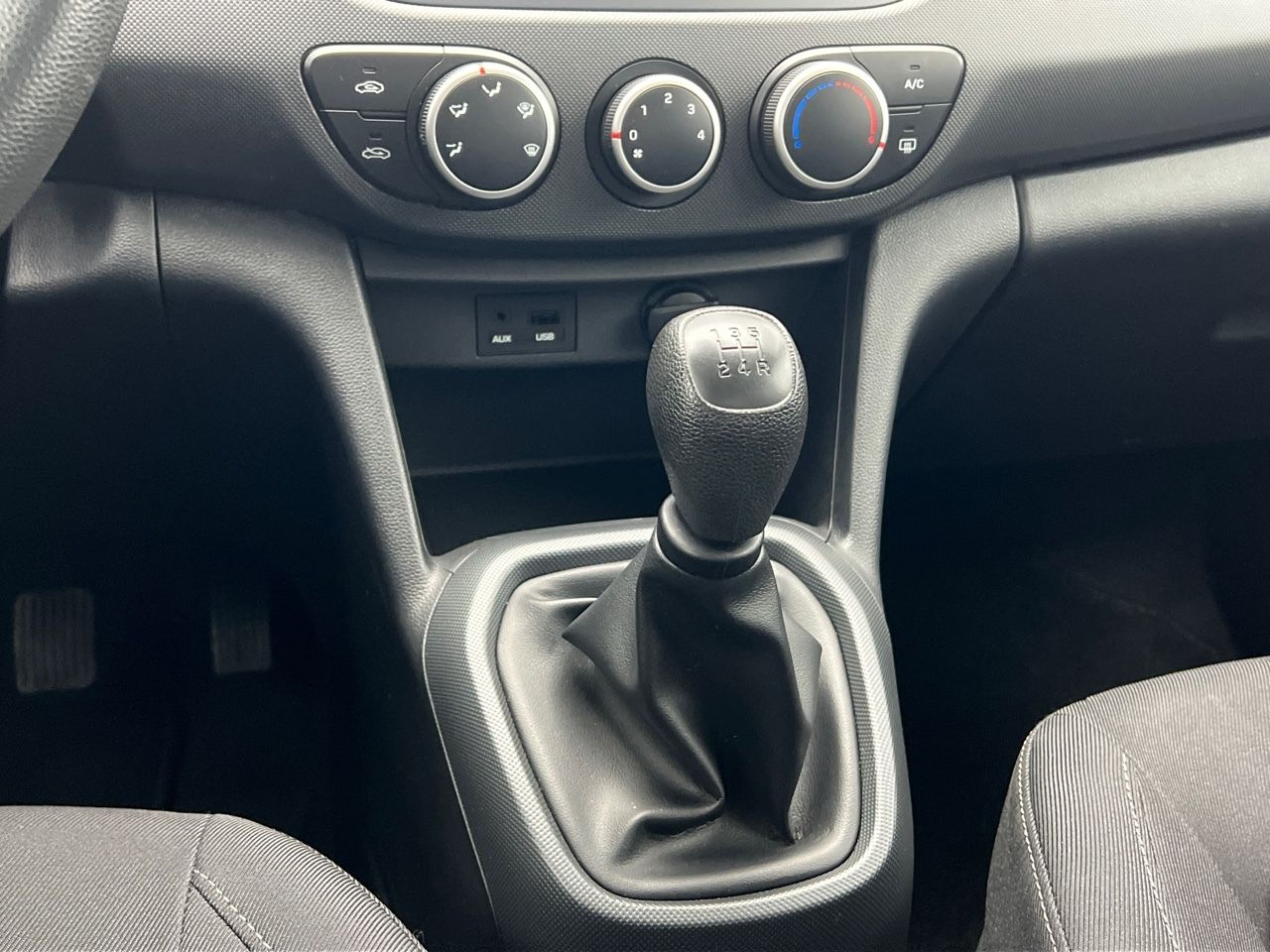 Hyundai i10 1.0 KLASS 66CV 5P - foto 18