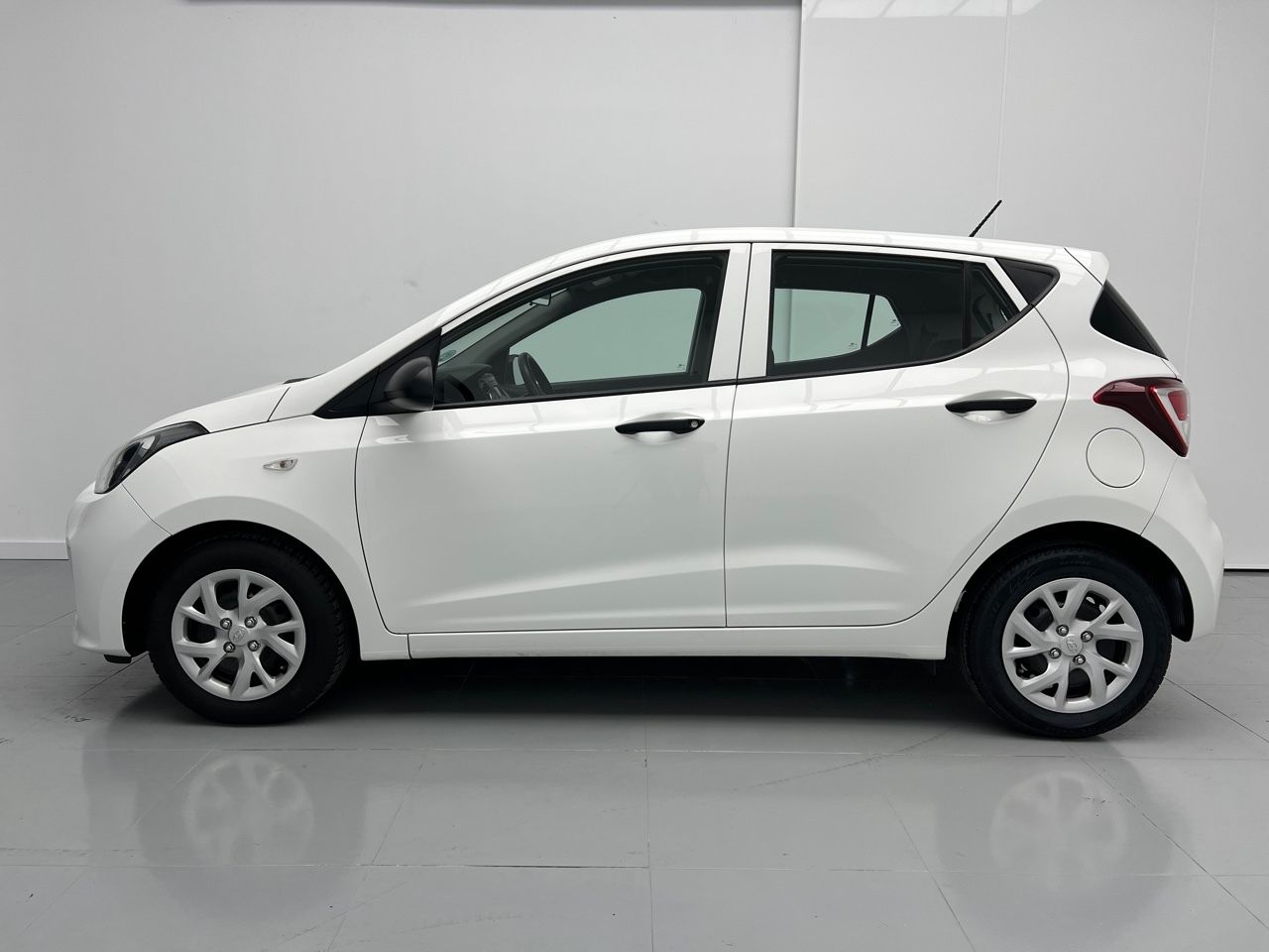 Hyundai i10 1.0 KLASS 66CV 5P - foto 4
