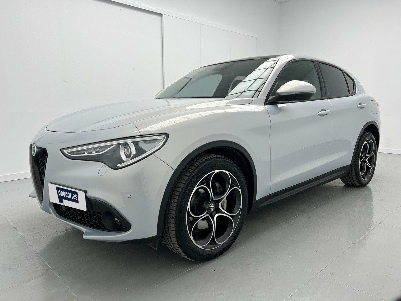 Foto alfa romeo stelvio 2023 /