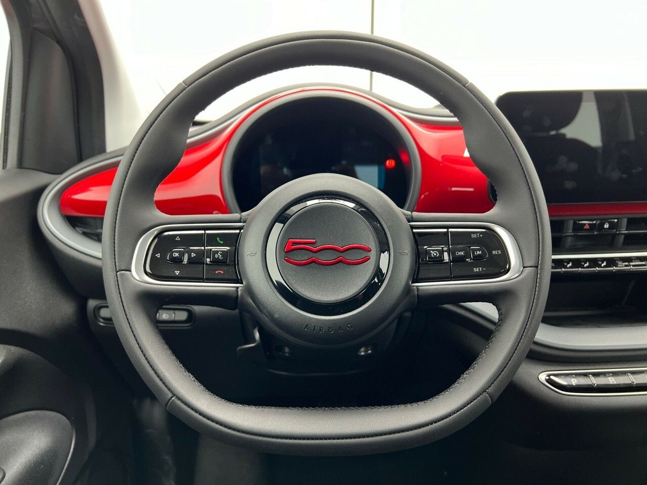 Fiat 500 BEV 42KWH RED 118CV 3P - foto 14