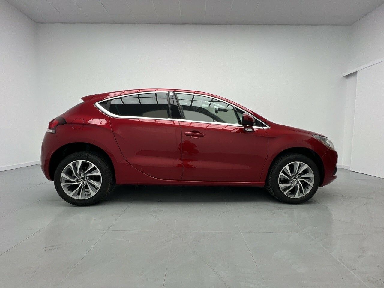ds automobiles ds 4 2015 / foto grande (3)
