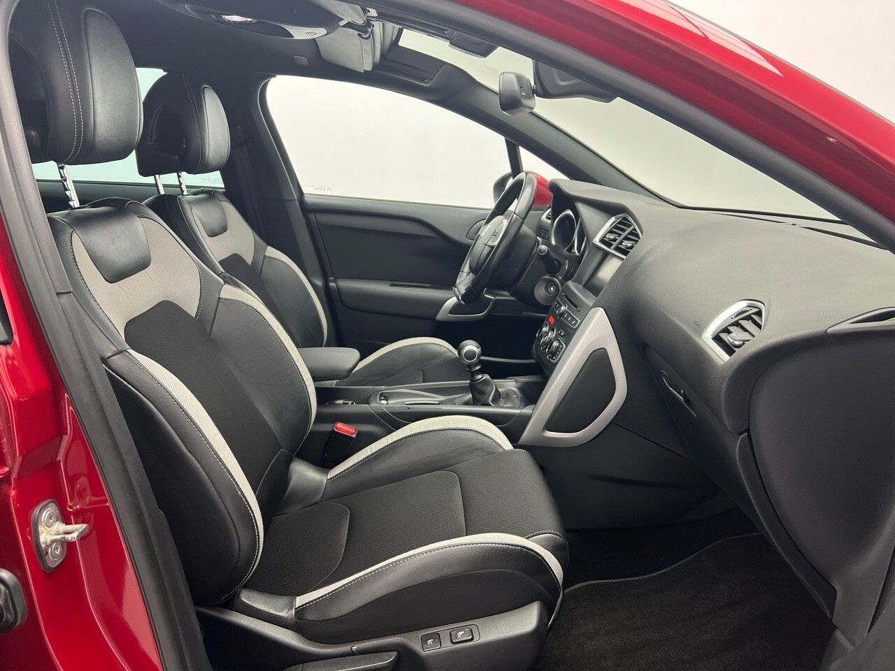 DS DS 4 1.6 E-HDI 115BHP STYLE 114CV 5P - foto 21